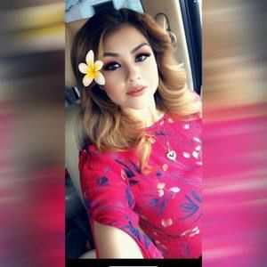 Meet your Posher, Crystal